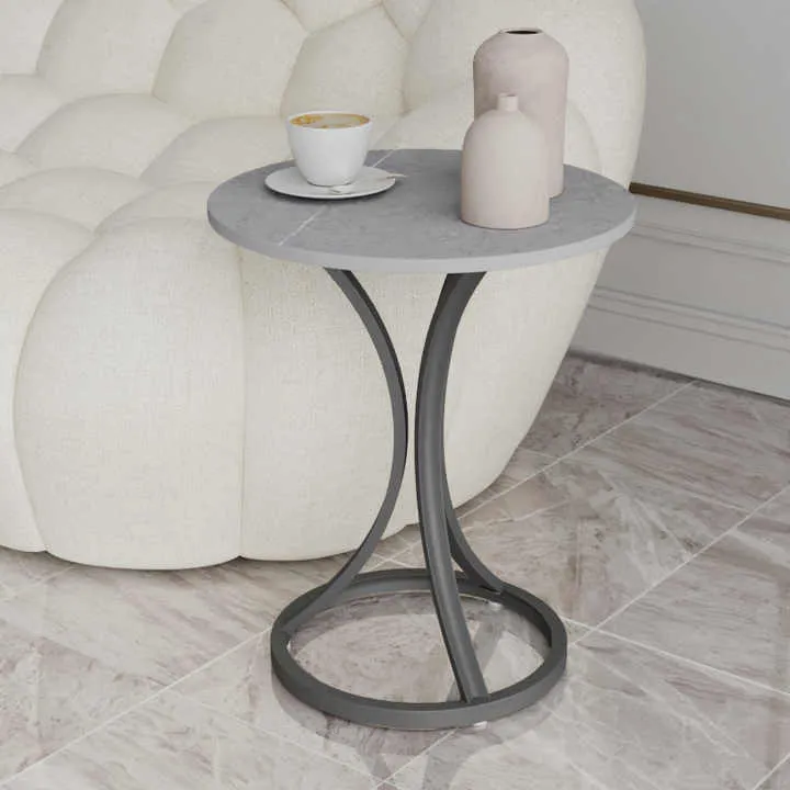 طاولة قهوة رخوة . loose coffee table