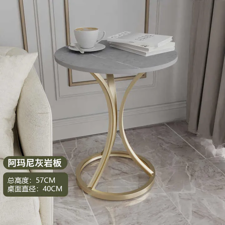 طاولة قهوة رخوة . loose coffee table