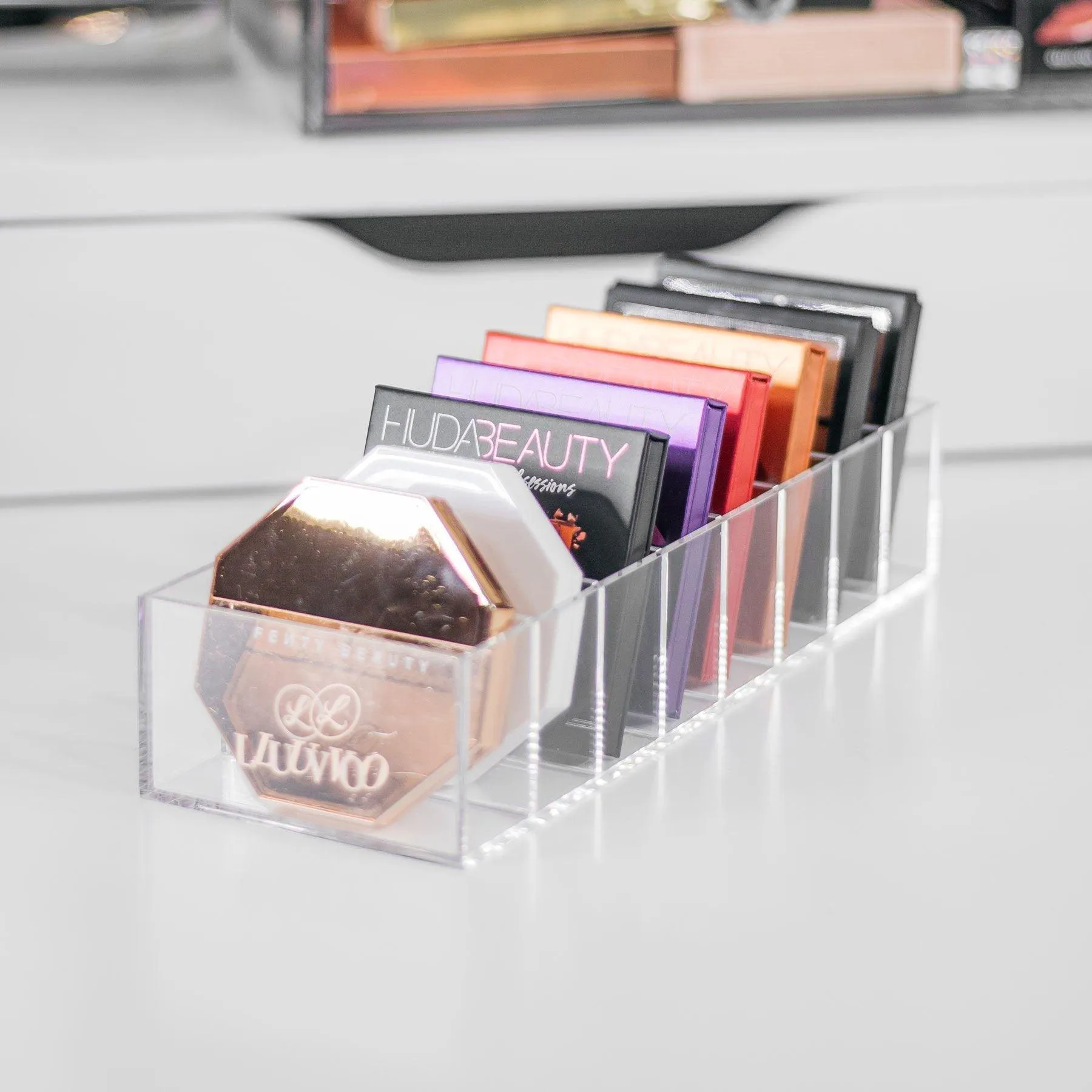 8 Compact Holder