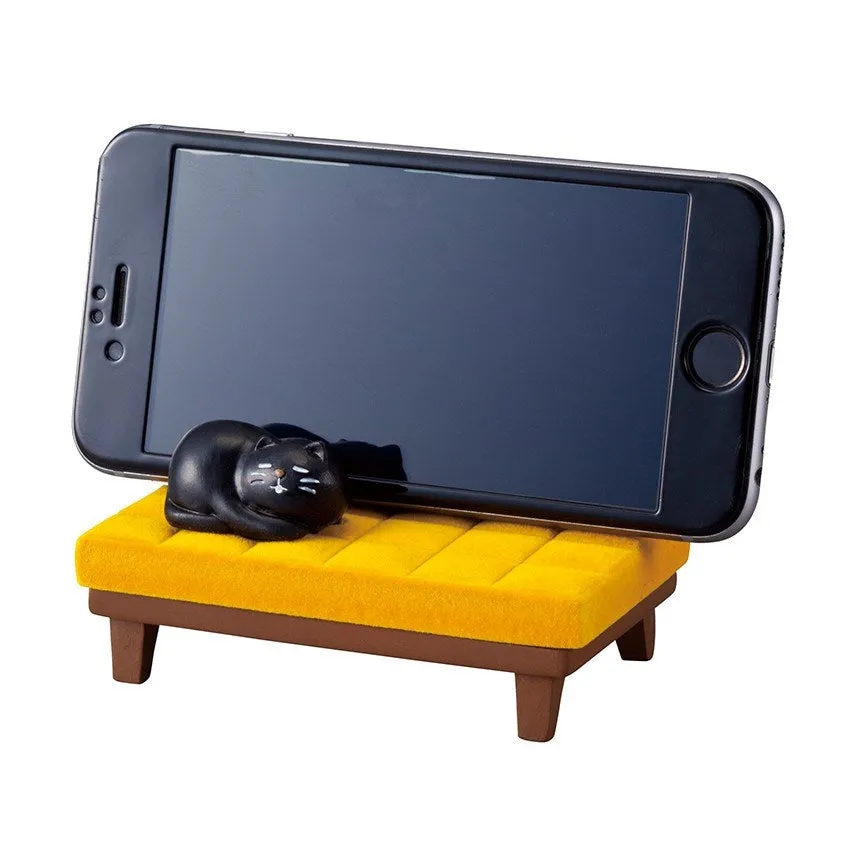 Decole: Smartphone Stand Napping Cat Yellow