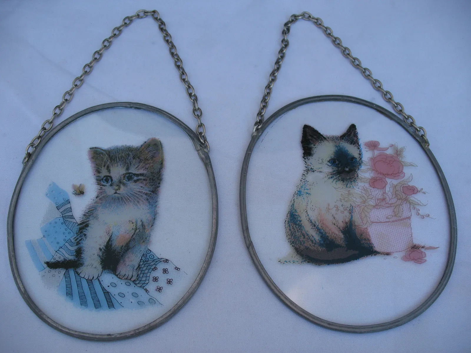 LOT 2pc CAT CATS KITTY KITTENS Painted SUNCATCHER SUNCATCHERS SUN CATCHER  Window Wall Hanging