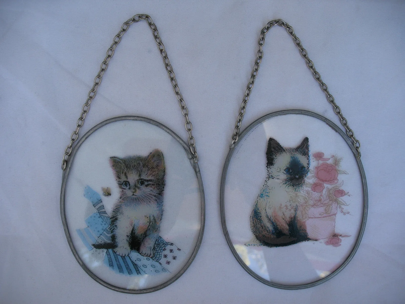 LOT 2pc CAT CATS KITTY KITTENS Painted SUNCATCHER SUNCATCHERS SUN CATCHER  Window Wall Hanging