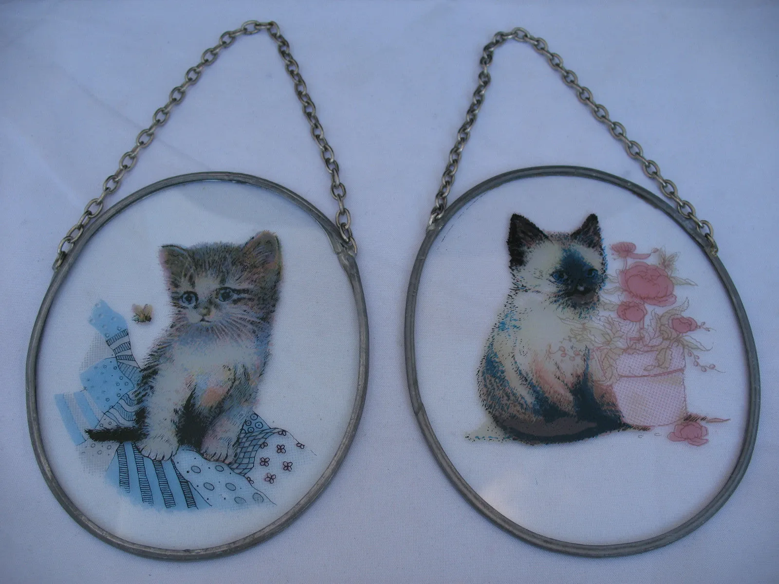 LOT 2pc CAT CATS KITTY KITTENS Painted SUNCATCHER SUNCATCHERS SUN CATCHER  Window Wall Hanging
