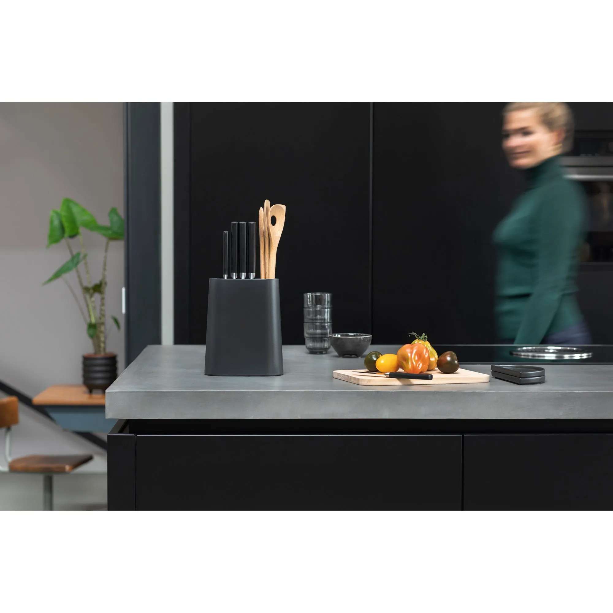 Profile Knife Block with Utensil Holder.