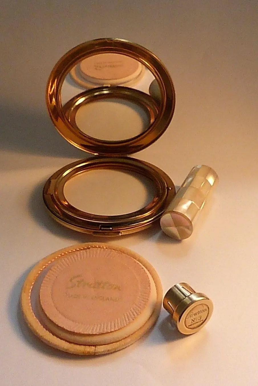 Vintage pearl wedding gifts for her mother of pearl Stratton set 1970s